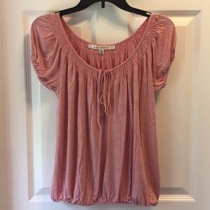 Adorable pink Max Studio peasant top.